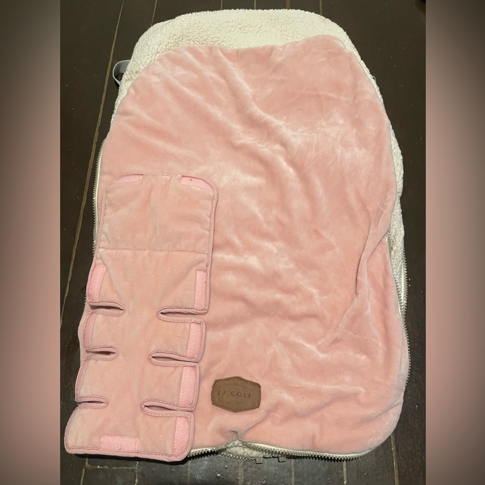 Pink JJ COLE Bundle me for infant car seat